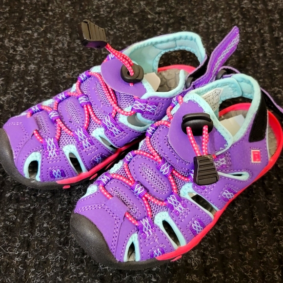 Outdoor Sandals - DREAM PAIRS Little Kid - size US 11 - Picture 4 of 6